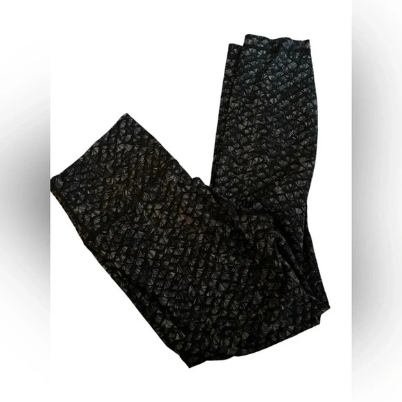 Lululemon Ginko leaves pattern black and white cropped leggings xs - Picture 1 of 5